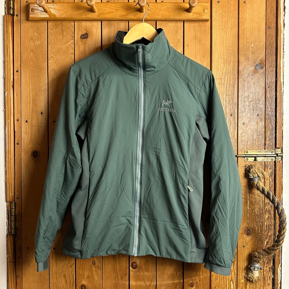 Arc'teryx Atom Jacket in “Muse” Green/Blue/Teal Women’s Size Medium